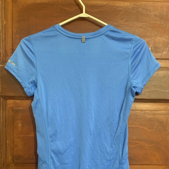 **SALE**💕NIKE - Drifit shirt - Picture 2 of 2